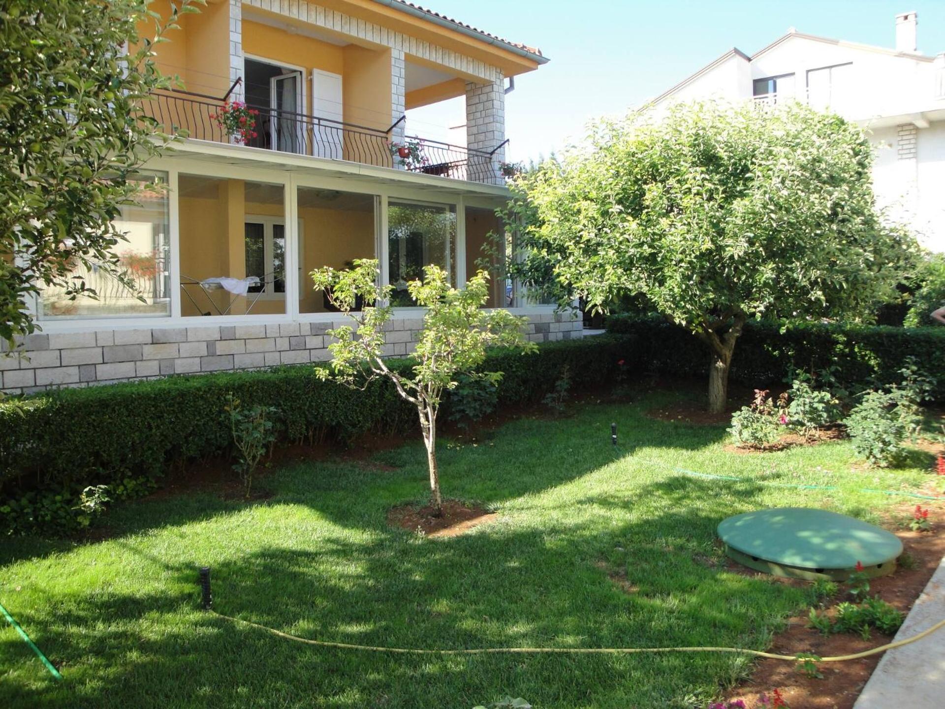 Apartments Nevenka K. Cizici Exterior photo